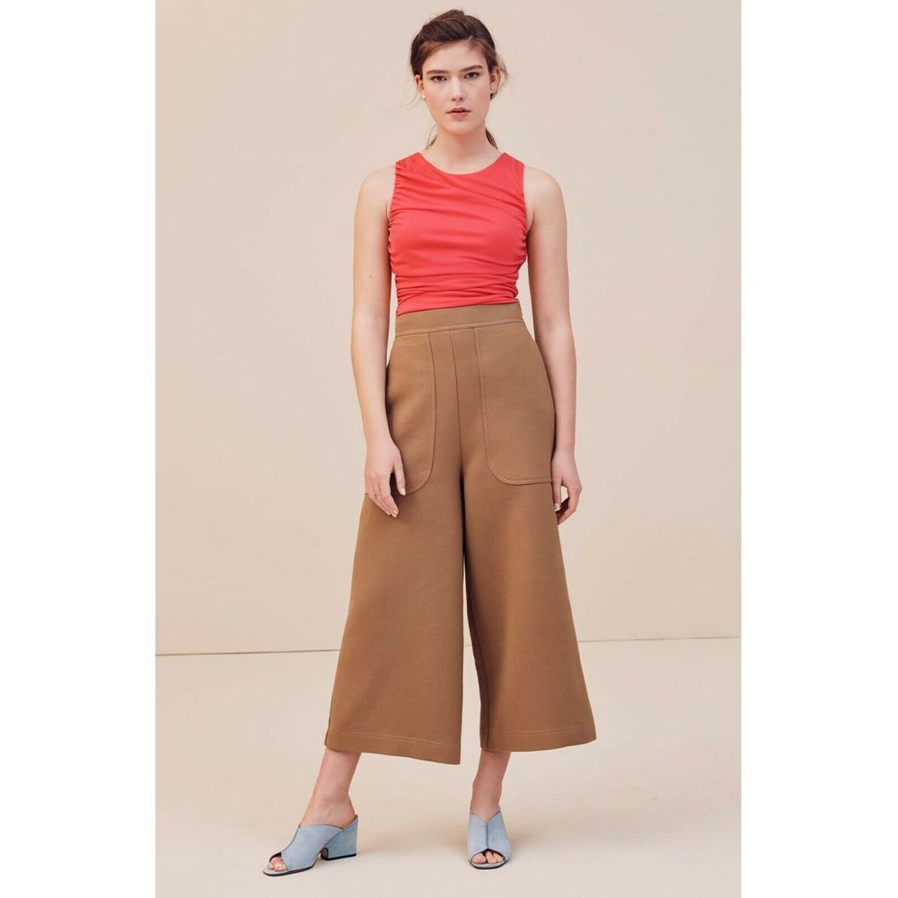 TROUVÉ Shirred Sleeveless Top Size M Red